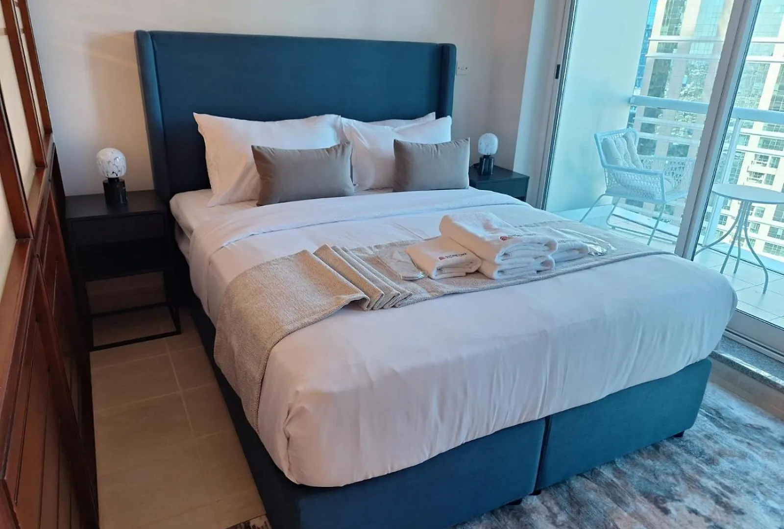 Bright Studio Unit At Lake Terrace With Lake View Dubai